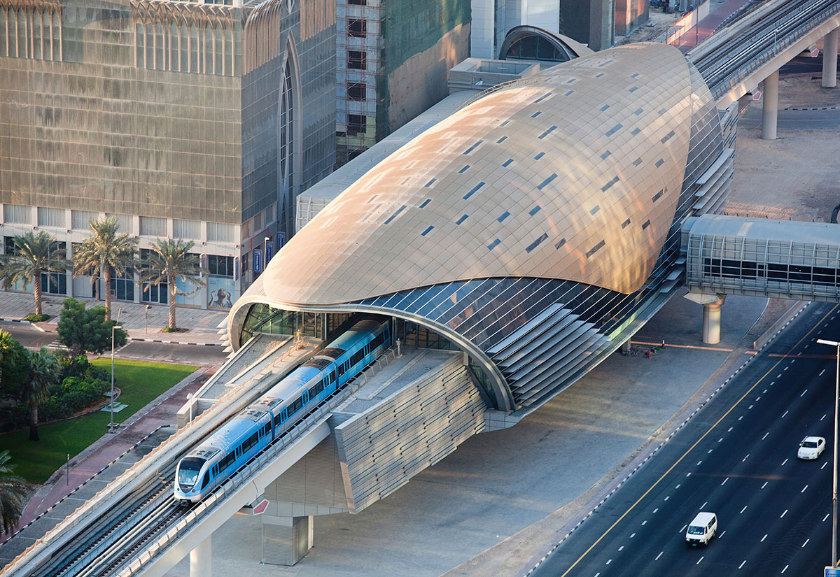 Поднимаясь на Синей волне: Как новая линия метро в Дубае влияет на рынок недвижимости