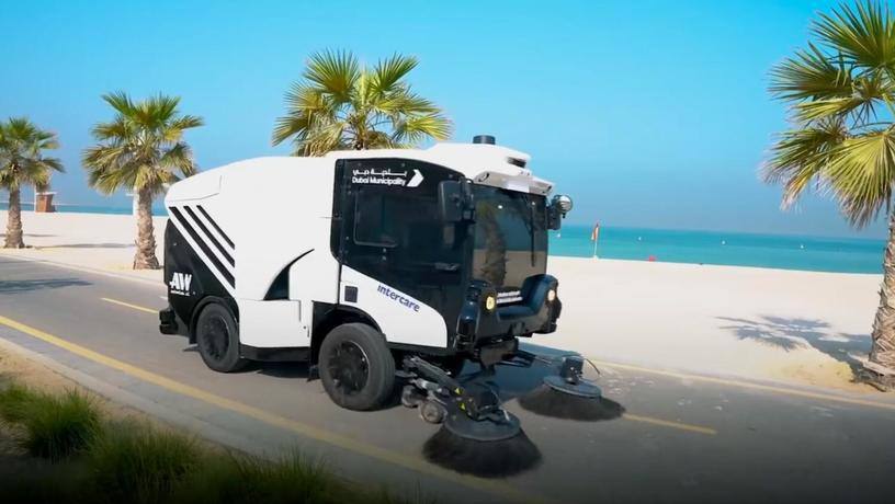 Роботы-Хранители Чистоты и Спасатели Жизней: Новинки Технологий на Пляжах Дубая